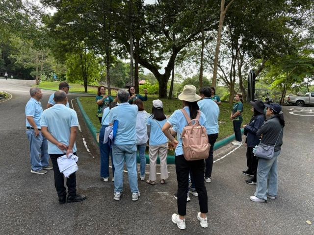 กิจกรรมปลูกป่าในส่วนสัตว์เขาเขียว