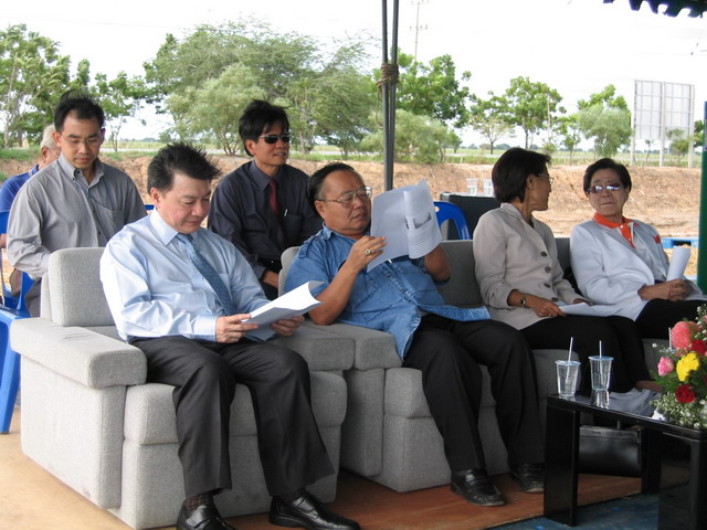The executive board attened the ceremony of salt tolerant plant growing.
